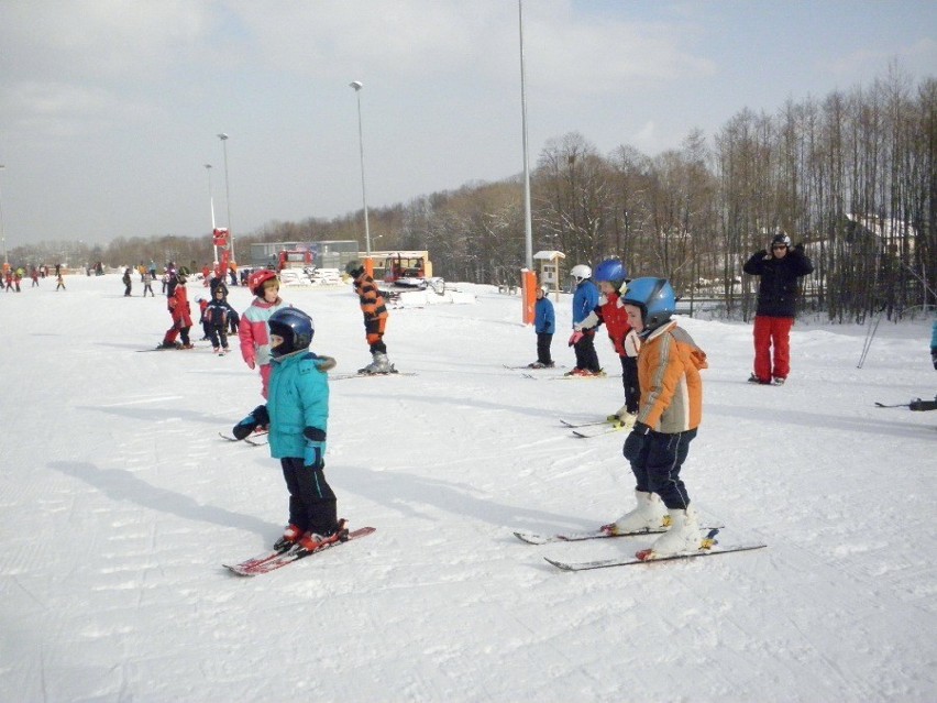 Ferie zimowe 2013 w Beskidach [ZDJĘCIA]. Zobacz tłumy na Dębowcu