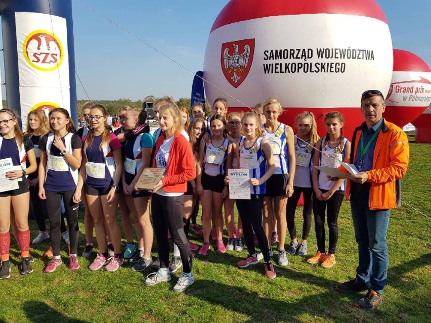SPORT: Finał wojewódzki w sztafetowych biegach przełajowych udany dla ekipy z Żerkowa
