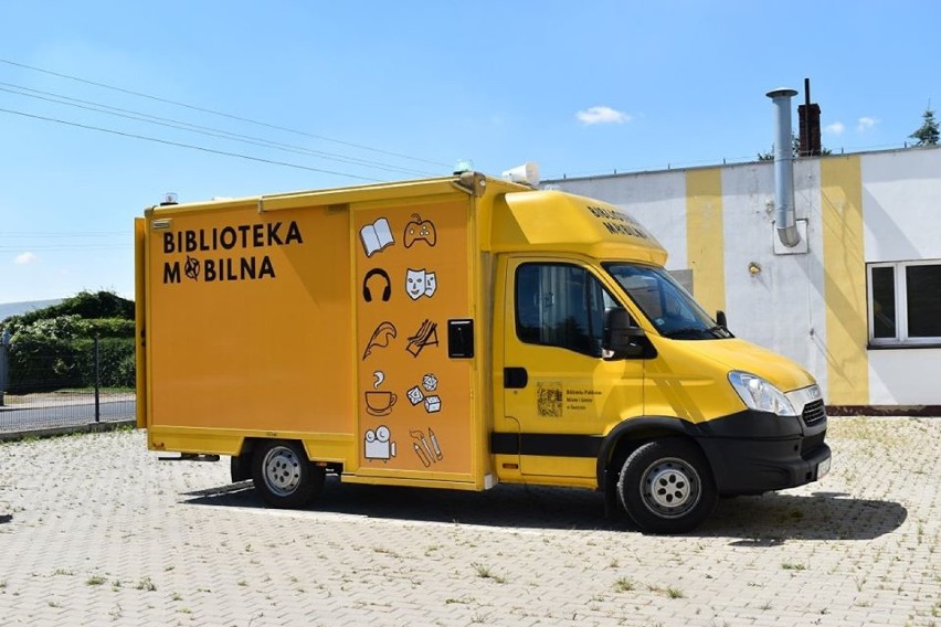 Gostyń. Bibliobus na trasie, czyli start biblioteki mobilnej! [ZDJĘCIA I ROZKŁAD JAZDY] 