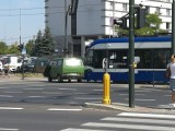 Kraków. Zderzenie tramwaju z samochodem na ul. Grota-Roweckiego