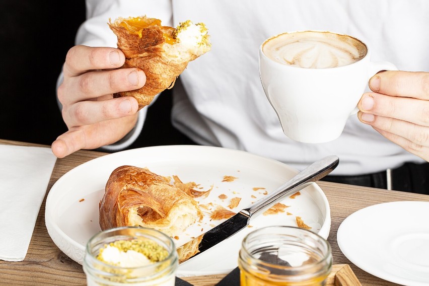 Aromatyczny ser na śniadanie, czyli wyjątkowy początek dnia po… włosku