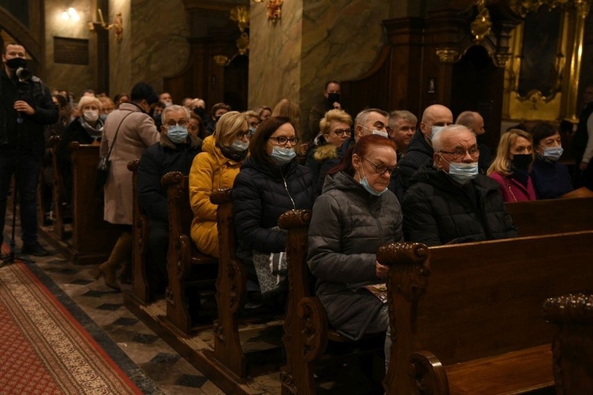 W centrum uwagi była Matka Boża. Wyjątkowy koncert z okazji 850-lecia powstania kieleckiej katedry (ZDJĘCIA)