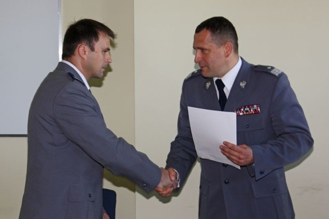 Nowy komendant KPP Bieruń (z lewej)