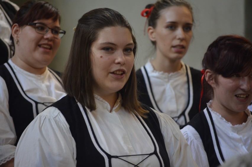 Koncert chóru żeńskiego z Węgier w Piotrkowie