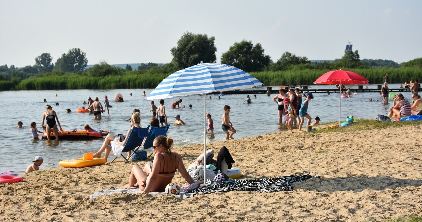 Chełm. Jak wygląda, upalny wakacyjny dzień nad zalewem Żółtańce? Zobacz zdjęcia