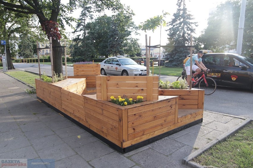 Dotąd we Włocławku był tylko jeden parklet u zbiegu pl....