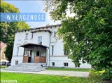 Dom aktora w Wałbrzychu na sprzedaż za 2,5 mln zł. Kiedyś były to włości rodu Czettritzów, dziś luksusowy biurowiec [ZDJĘCIA]