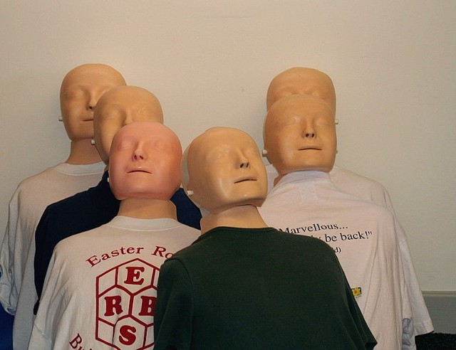 Źródło: http://commons.wikimedia.org/wiki/File:First_aid_training_dummies.jpghttp: