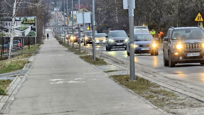 Uwaga kierowcy. Nowe utrudnienia na ulicy Warszawskiej w Kielcach. Będzie ruch jednokierunkowy i objazd