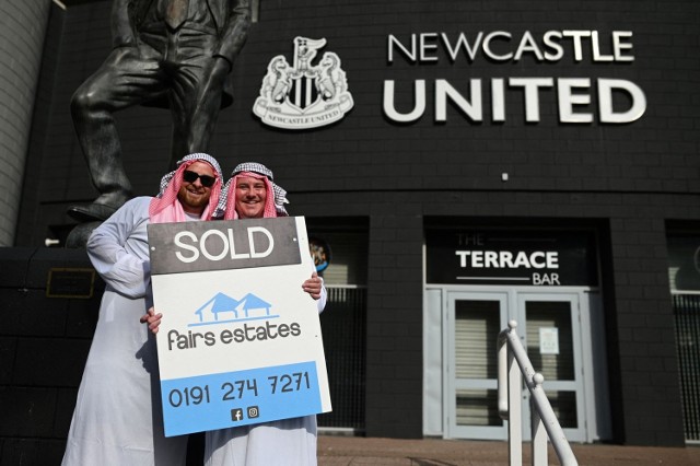 Saudyjski Fundusz Inwestycyjny, którym kieruje książę Arabii Saudyjskiej Mohammed bin Salman, został właścicielem Newcastle United. Czterokrotny mistrz Anglii automatycznie został najbogatszym klubem na świecie, który może dysponować większymi pieniędzmi, niż pozostałych dziewięć w zestawieniu TOP 10.