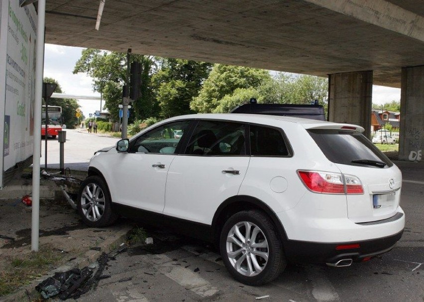 Na ul. Gdańskiej w Szczecinie zderzyły się dwa samochody [wideo]