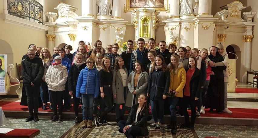 Noc Świętych w Chodzieży: Bal Świętych i nieszpory w kościele pod wezwaniem św. Floriana (FOTO)