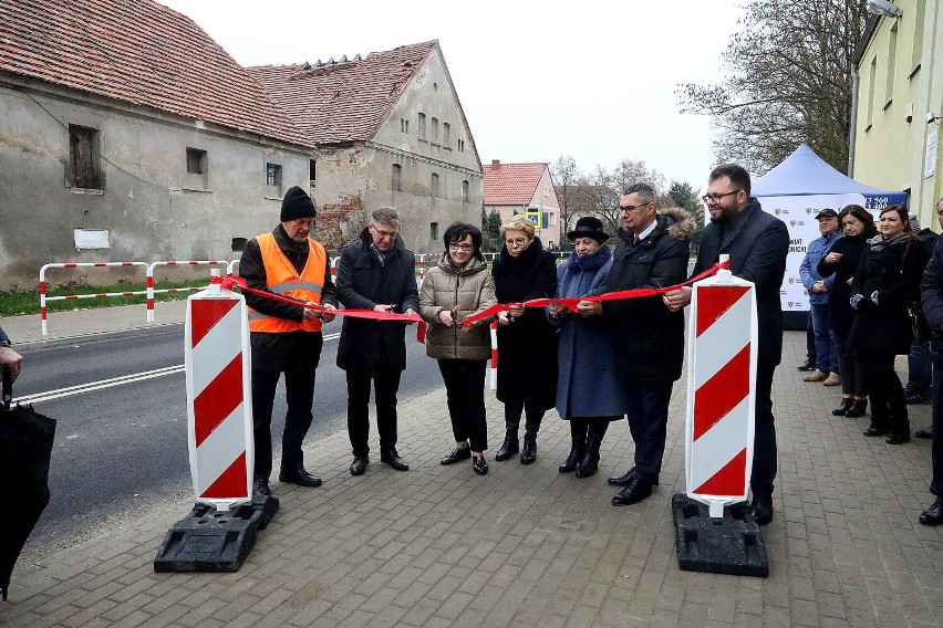 Marszałek Sejmu Elżbiety Witek otworzyła drogę w Koskowicach, zobaczcie zdjęcia