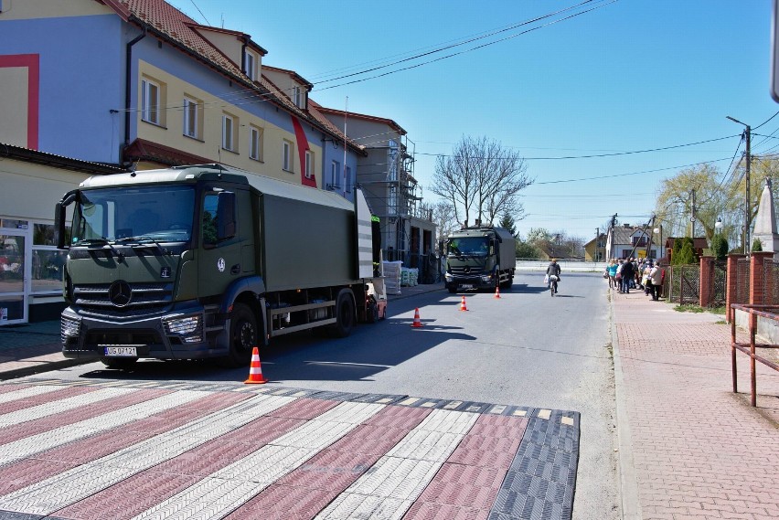 Borzęcin. Ponad 30 ton żywności dla mieszkańców [ZDJĘCIA]