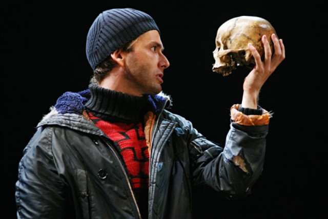 Happening "Hamlet dwóch czasów" na Długim Targu, da 23 kwietnia ...