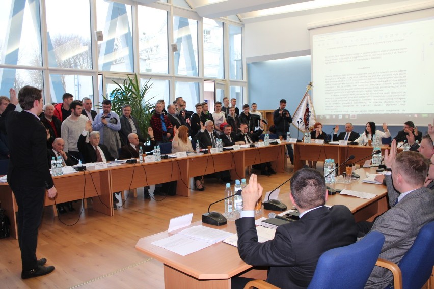 Sesja Rady Miasta w Puławach: Jest decyzja w sprawie nowej hali
