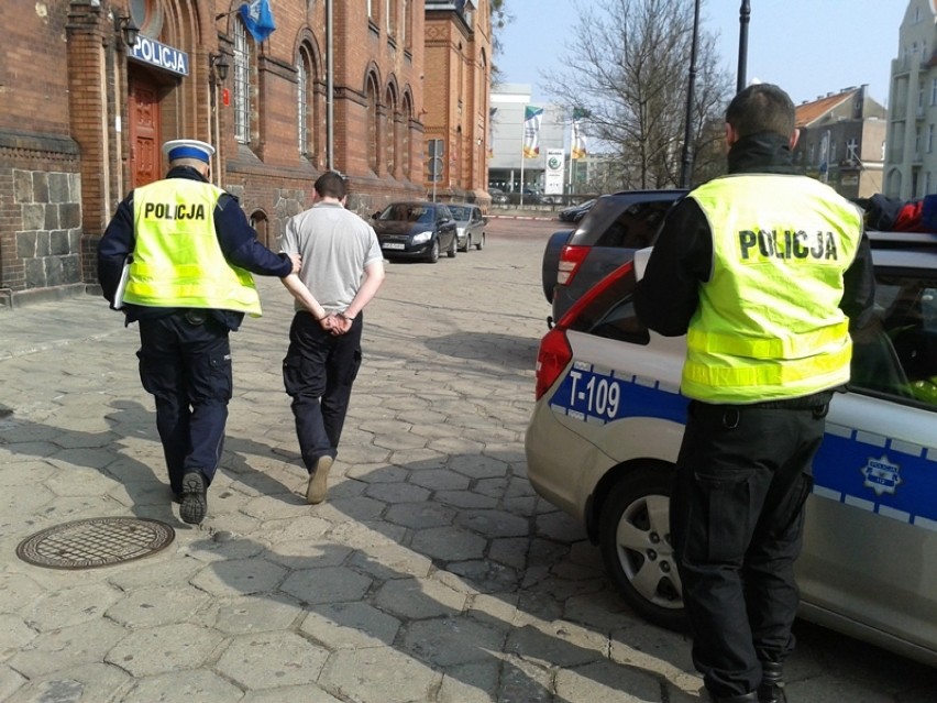 Na podwójnym gazie przyjechał do policji