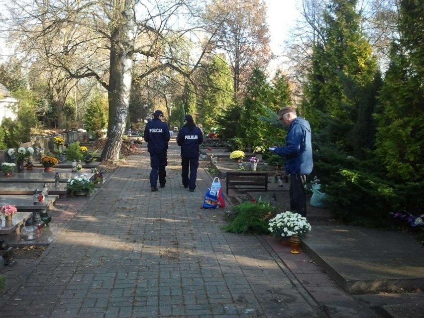 Policja w Poznaniu: Na cmentarzach pilnuj portfela i torebki