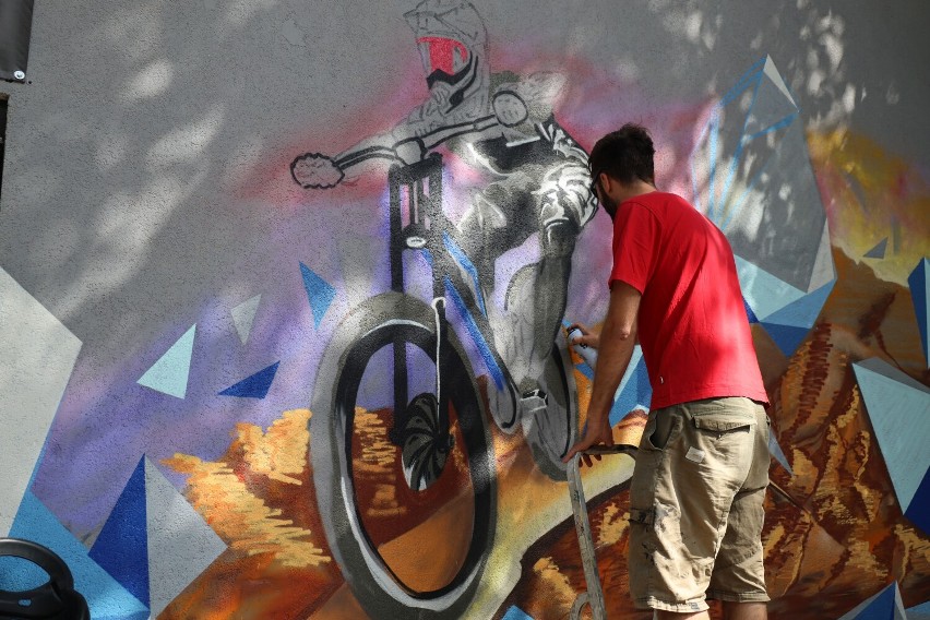 Konrad Rogoziński i jego rowerowe graffiti