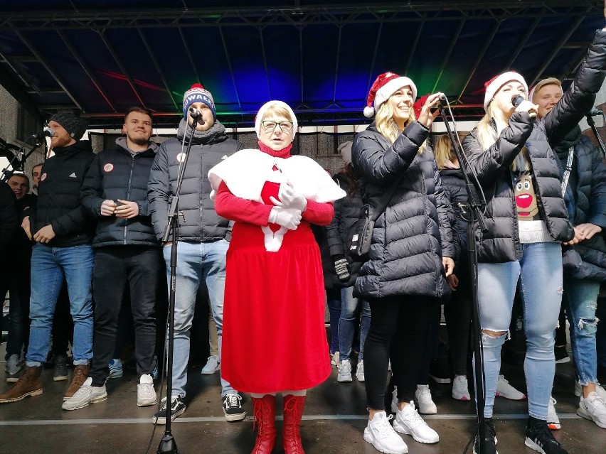 Szczypiorniak śpiewa kolędy dla lubinian