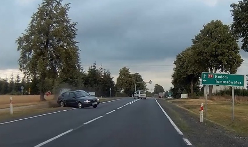 Wypadek na drodze krajowej nr 12 w miejscowości Radonia między Sulejowem a Mniszkowem [ZDJĘCIA, FILM]