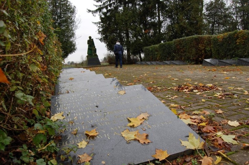 Cmentarz żołnierzy radzieckich w Kmiecinie