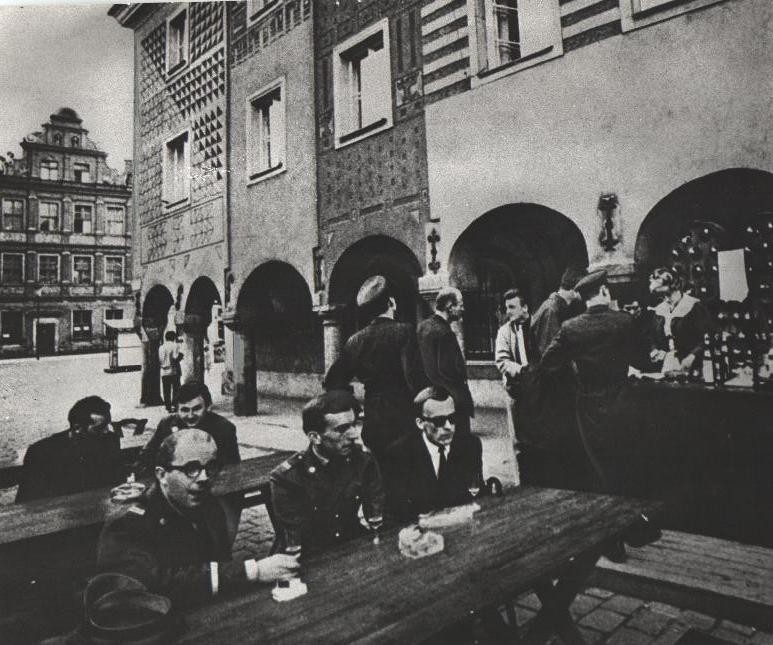 Stary Rynek: Poznańska winiarnia na świeżym powietrzu