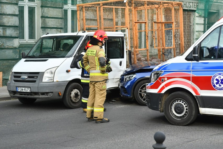 Do zderzenia doszło na skrzyżowaniu ulic Jana Pawła II i...