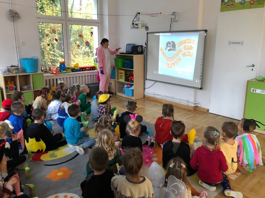 W przedszkolu w Szczańcu obchodzono Dzień Postaci z Bajek.
