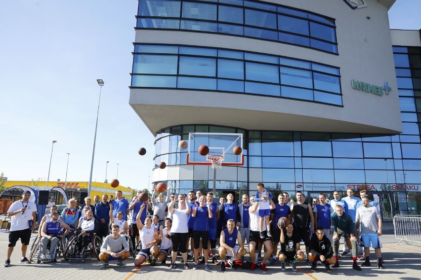 Wałbrzych: Turniej  streetballa w Invest-Parku [ZDJĘCIA]