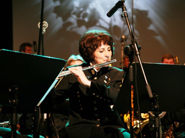 Grażyna Ławniczak w Orkiestrze Dętej KWB "Konin" gra na flecie od 18 lat