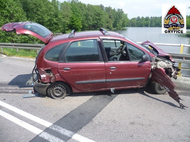 W działaniach brały udział trzy zastępy z JRG PSP Gryfice , Policja , śmigłowiec LPR oraz dwie załogi PRM.

Śmiertelny wypadek - Słutowo. Dwie osoby nie żyją [ZDJĘCIA]

Śmiertelny wypadek - Gryfice - Płoty - 27.05