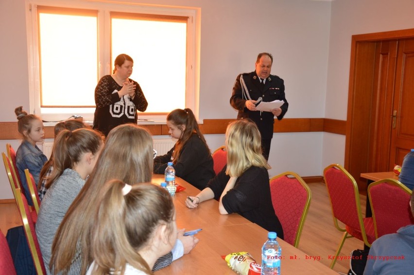 W konkursie pt. "Młodzież Zapobiega Pożarom" w Pakosławiu wzięło udział 18 uczniów