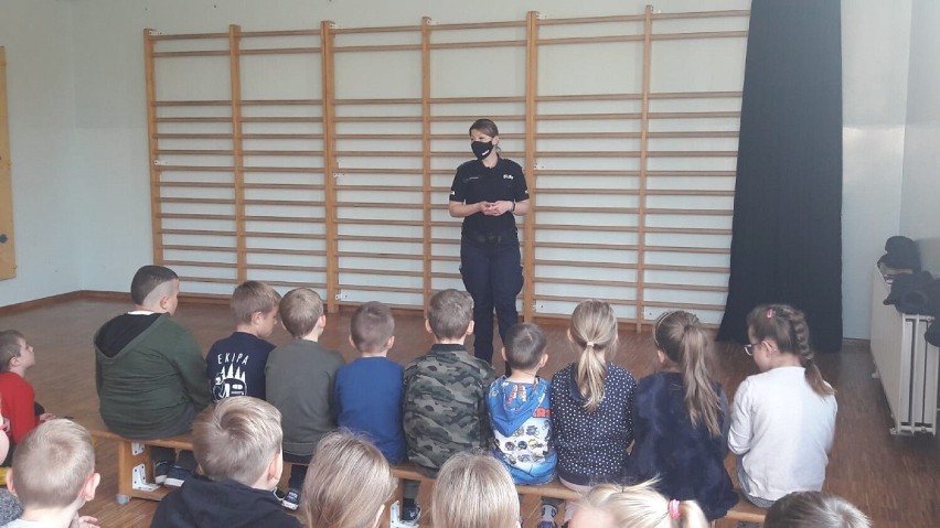Policja o bezpieczeństwie w szkołach gminy Zduńska Wola