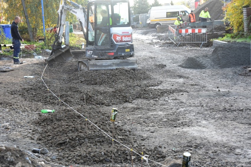 Gorlice. Totalny remont na Blichu - wieści z Rady Budowy. Czy jest szansa, że przed zimą położą choć jedną warstwę asfaltu?