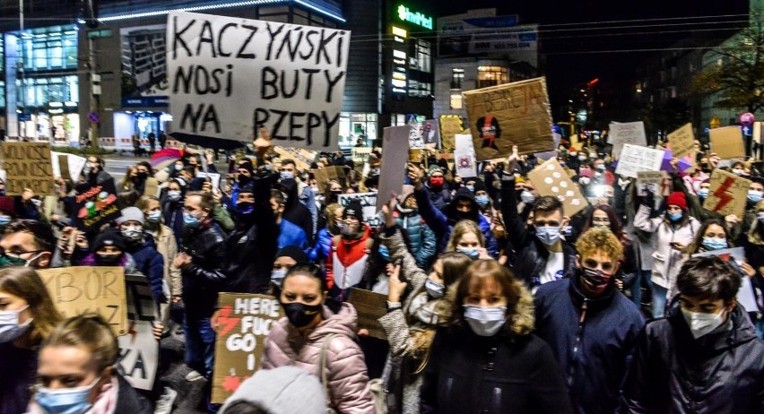 Strajk Kobiet. Wojciech Szczurek staje w obronie gdyńskich nauczycieli. „Wyciąganie konsekwencji za udział w protestach jest bezprawne”