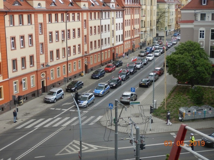 3 maja w Szczecinie. Jedyny taki w Polsce uroczysty przejazd samochodów 