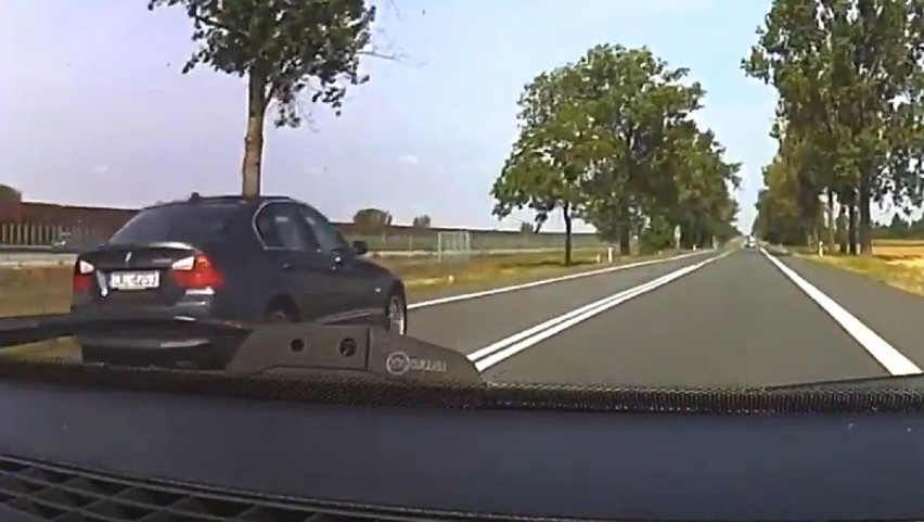 Kierowca tego bmw za nic miał oznakowanie poziomie i...