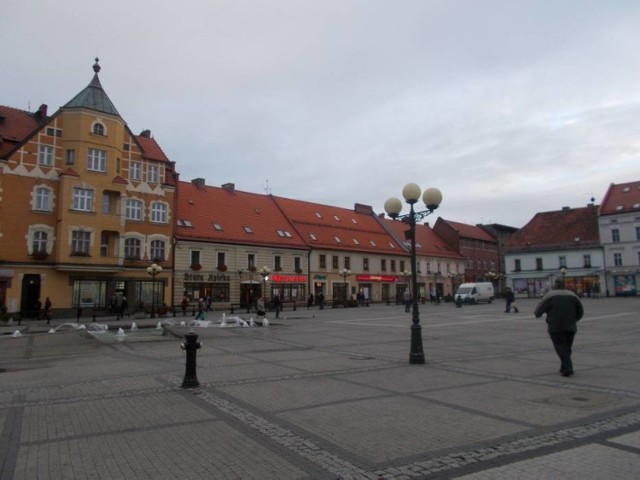 To będzie wyjątkowo trudny rok dla burmistrza Mikołowa. Miasto ma do spłacenia kredyty, które razem z odsetkami wynoszą 66 milionów złotych. Przypomnijmy: miastu miała pomóc emisja obligacji. Regionalna Izba Obrachunkowa nie wyraziła na to jednak zgody.