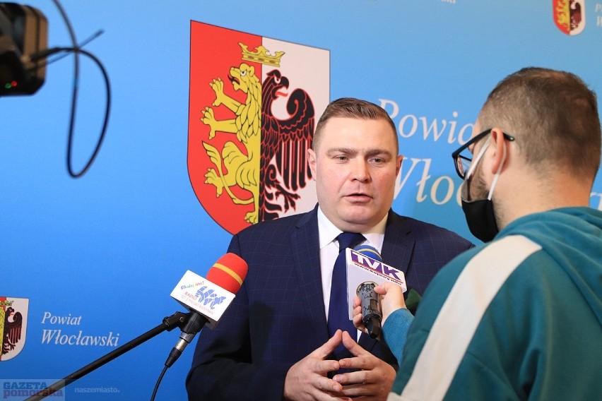 Przekazanie umów dla klubów sportowych powiatu włocławskiego...