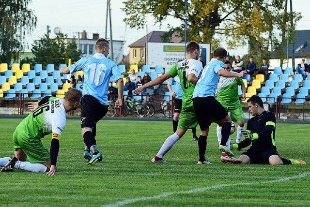 8.kolejka A-klasy przyniosła kolejną wygraną sępoleńskiej Krajnie, która zwyciężyła na własnym boisku GLKS Dobrcz 2:1 (0:1). 


FLESZ OD PAŹDZIERNIKA BEZ DOWODU REJESTRACYJNEGO I OC

