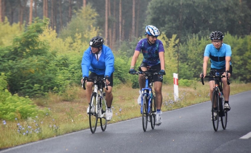 Na starcie kolarskiego ultramaratonu Lubuska Szosa stanęło...