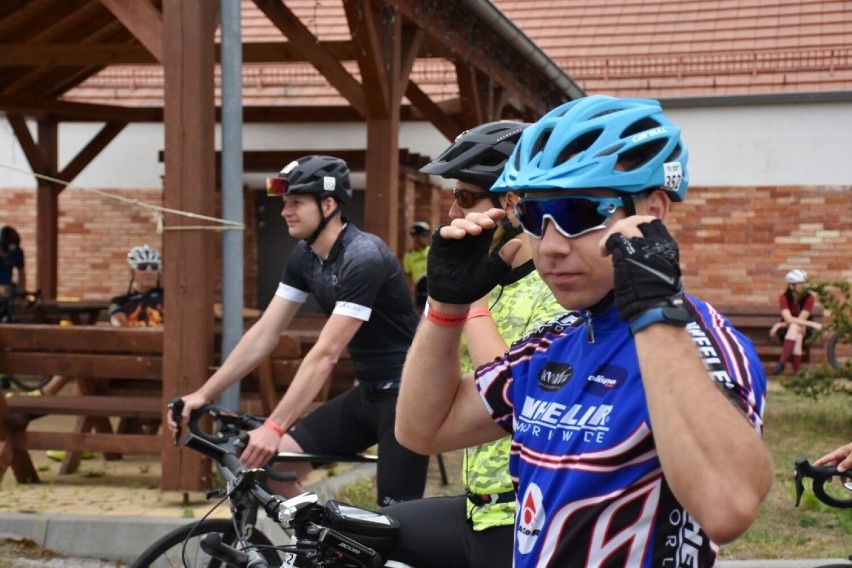 Na starcie kolarskiego ultramaratonu Lubuska Szosa stanęło...