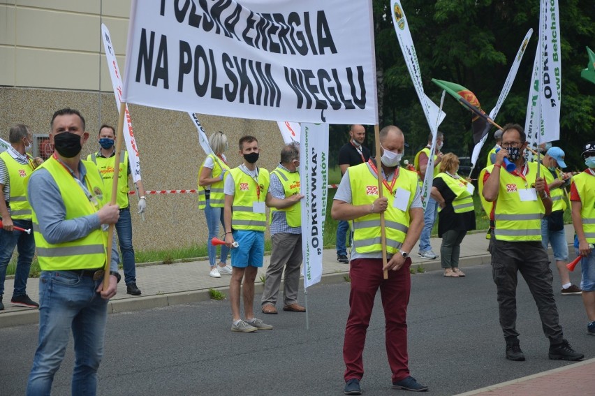 W piątek kolejna pikieta związków zawodowych pod siedzibą PGE GiEK