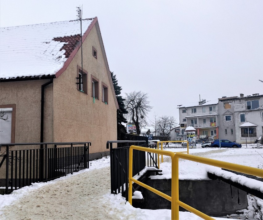 Malbork. Odśnieżanie w mieście nie wszystkim wyszło idealnie po pierwszym ataku zimy. Najlepiej wiedzą to piesi