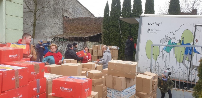 Pomoc dla Ukrainy. Trzeci transport z pomocą humanitarną wyjechał z Płocka [ZDJĘCIA]