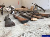 Fabryka i magazyn broni koło Braniewa. Tymczasowy areszt za nielegalne posiadanie m.in. amunicji, granatów, karabinów i pistoletów 