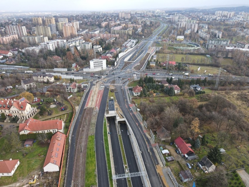 Kraków. Trasa Łagiewnicka rośnie w oczach. Wielkie zmiany na ulicy Zakopiańskiej [ZDJĘCIA] 24.11