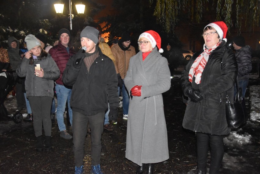 Do Wielichowa przyjechał Święty Mikołaj. Dzieci przyjęły go...