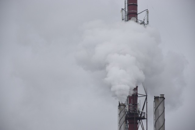 Być może najbliższy sezon grzewczy w Sępólnie będzie ostatnim, gdy z komina ciepłowni miejskiej bucha zanieczyszczający środowisko dym